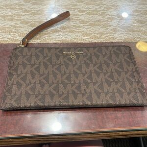 Michael Kors wristlet